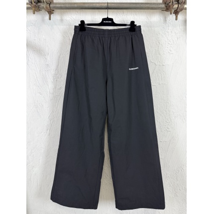 Balenciaga Pants in 222657