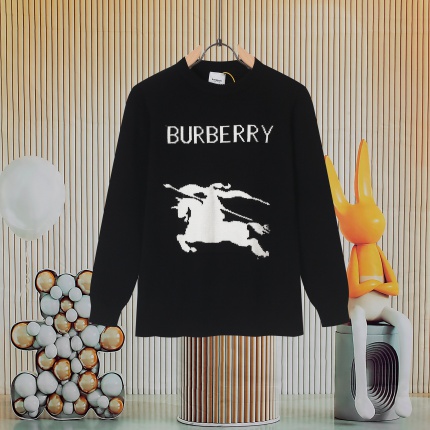 Burberry Sweaters for Men in 222669