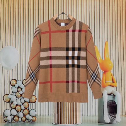 Burberry Sweaters for Men in 222671