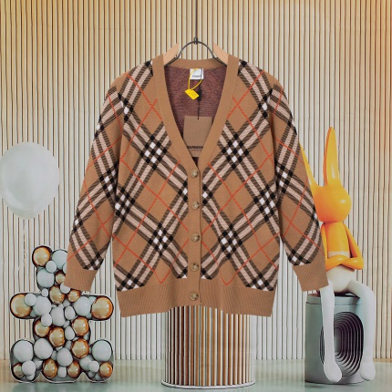 Burberry Sweaters for Men in 222672
