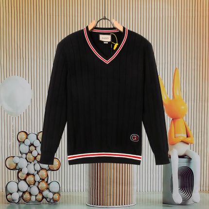 Gucci Sweaters for Men in 223000