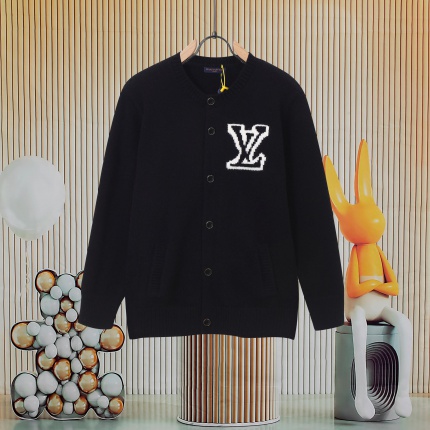 Louis Vuitton  Sweaters for Men in 223113