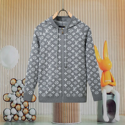 Louis Vuitton  Sweaters for Men in 223118