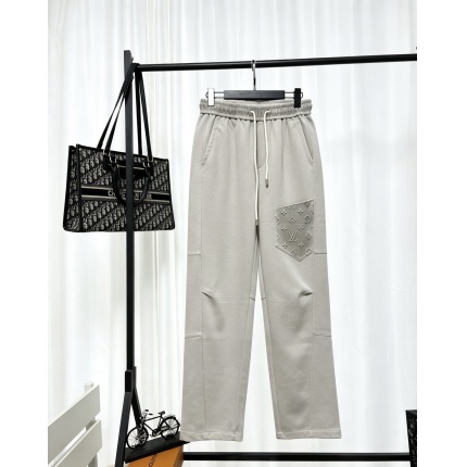 Louis Vuitton Pants for Men in 223207