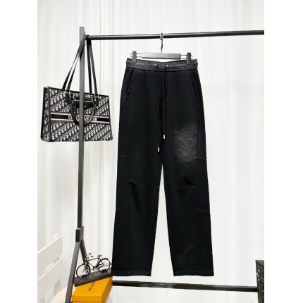Louis Vuitton Pants for Men in 223208