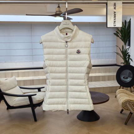 Moncle Thick Coats For Women in 223326