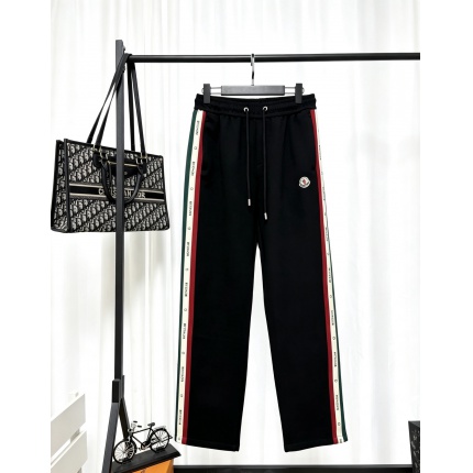 Moncler Pants For Men in 223376