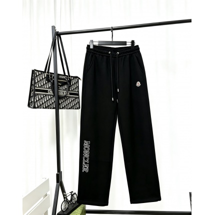 Moncler Pants For Men in 223378