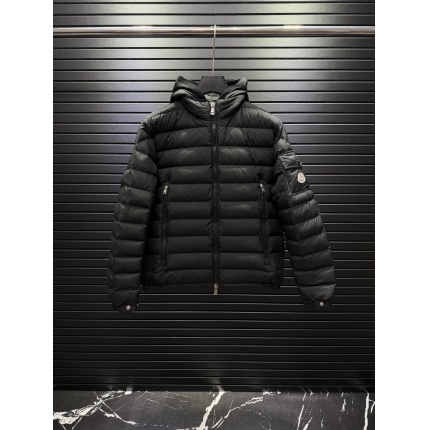 Moncle Thick Coats For Men in 223423