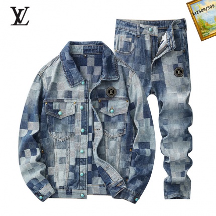 Louis Vuitton Tracksuits for Men in 223749