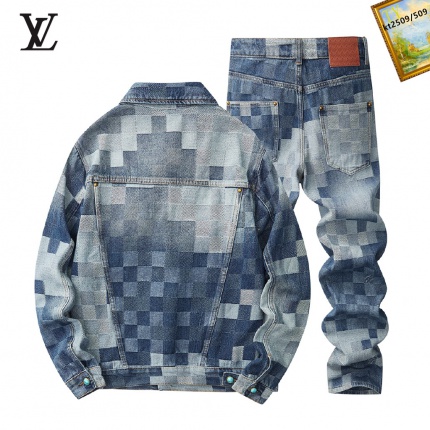 Louis Vuitton Tracksuits for Men in 223751