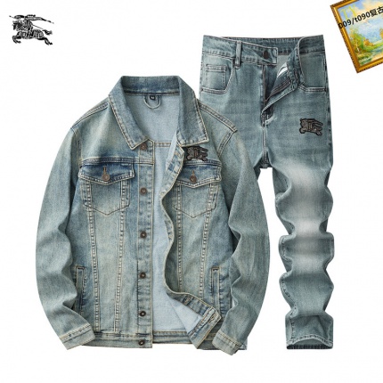 Burberry Tracksuits for Men in 223759