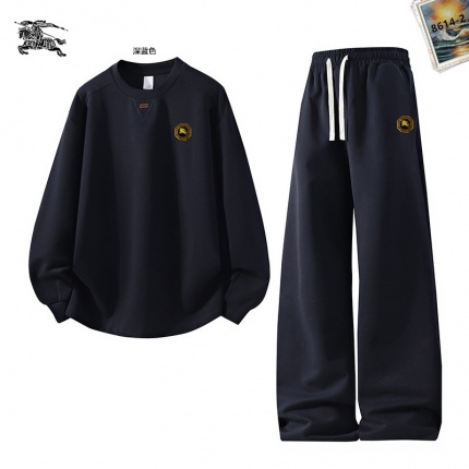 Burberry Tracksuits for Men in 223788