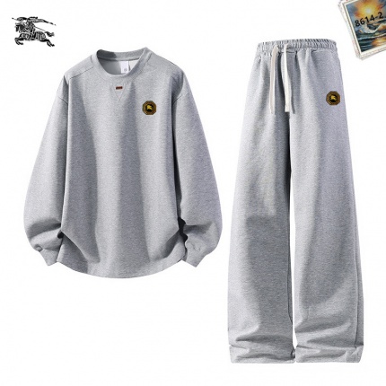 Burberry Tracksuits for Men in 223790