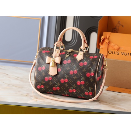 Louis Vuitton Handbags in 223890