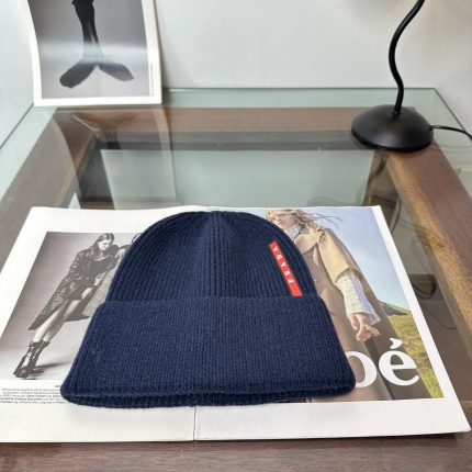 prada Hats in 224402