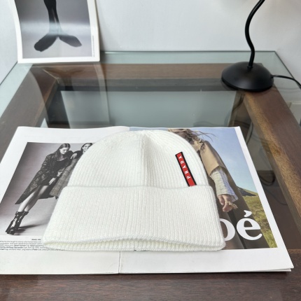 prada Hats in 224404