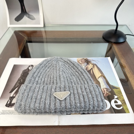 prada Hats in 224410