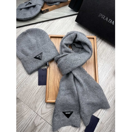 prada Hats in 224442