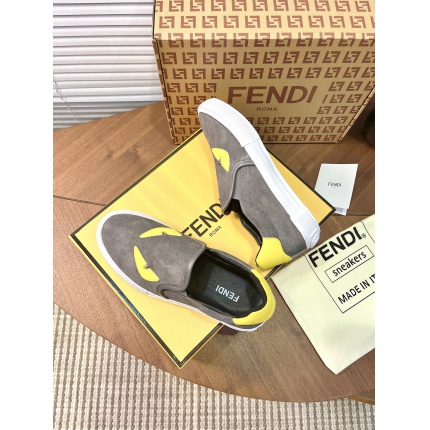 Fendi Leather shoes For Men in 224574
