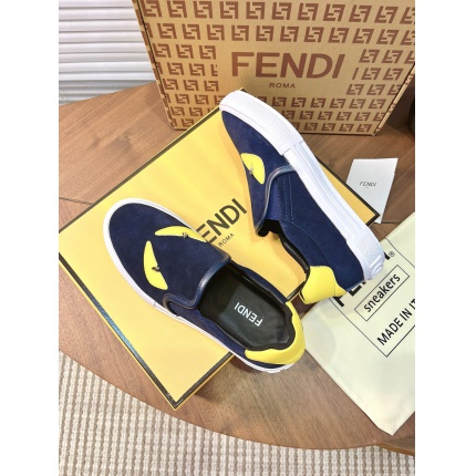 Fendi Leather shoes For Men in 224575