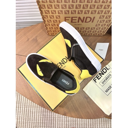 Fendi Leather shoes For Men in 224577