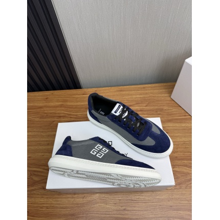 Givenchy Sneakers For Men in 224589