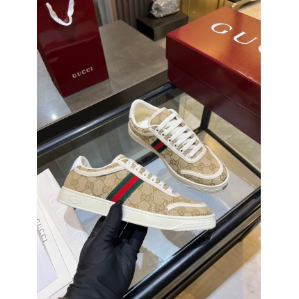 Gucci Tennis Shoes in 224601