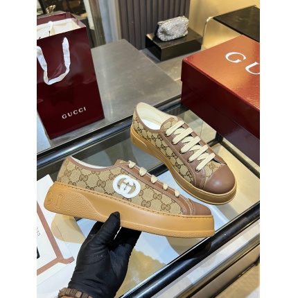 Gucci Tennis Shoes in 224616