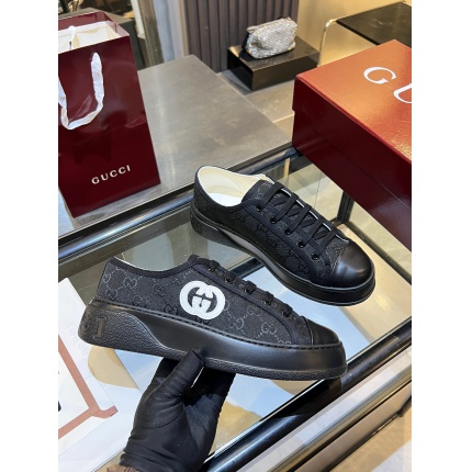 Gucci Tennis Shoes in 224619