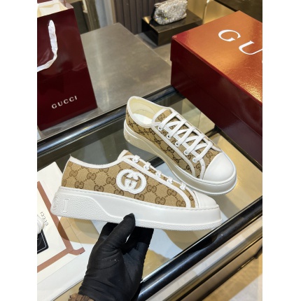 Gucci Tennis Shoes in 224620