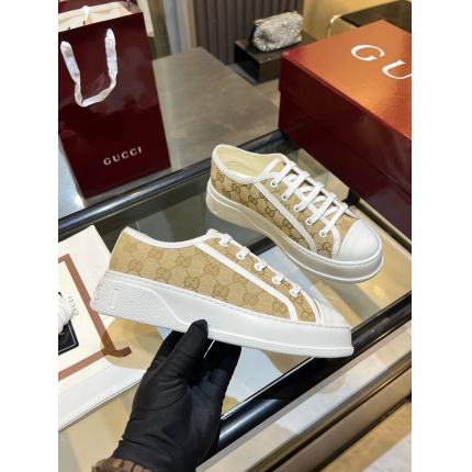 Gucci Tennis Shoes in 224629