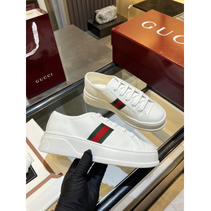 Gucci Tennis Shoes in 224631