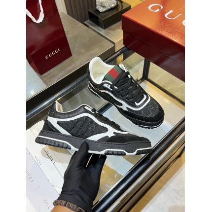 Gucci Sneakers For Men in 224642