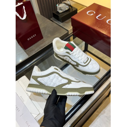 Gucci Sneakers For Men in 224651