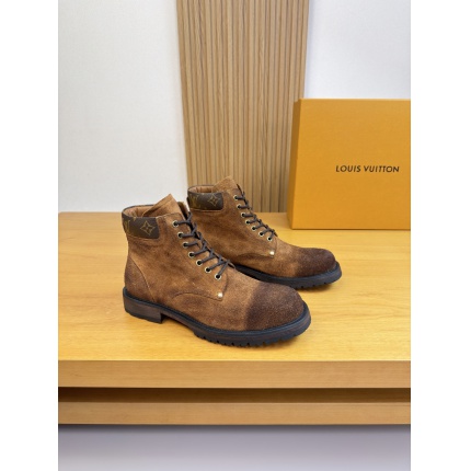 Louis Vuitton Boots For Men in 224673