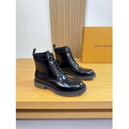 Louis Vuitton Boots For Men in 224674