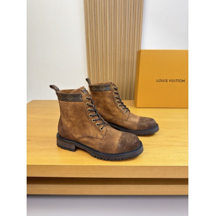 Louis Vuitton Boots For Men in 224675