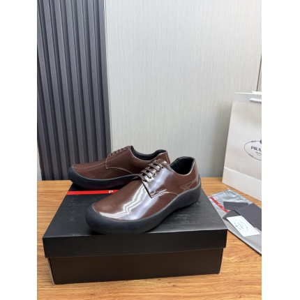 Prada Leather Dress Shoes For Men in 224676