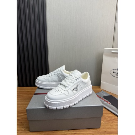Prada Sneakers For Men in 224681