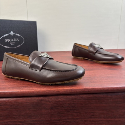 Prada Leather Dress Shoes For Men in 224690