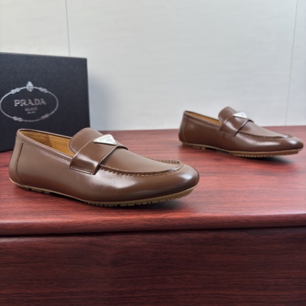 Prada Leather Dress Shoes For Men in 224691