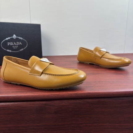 Prada Leather Dress Shoes For Men in 224692