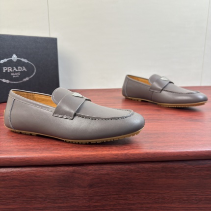 Prada Leather Dress Shoes For Men in 224693
