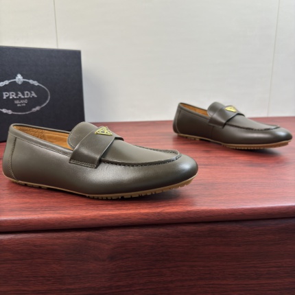 Prada Leather Dress Shoes For Men in 224694