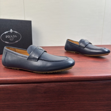 Prada Leather Dress Shoes For Men in 224696