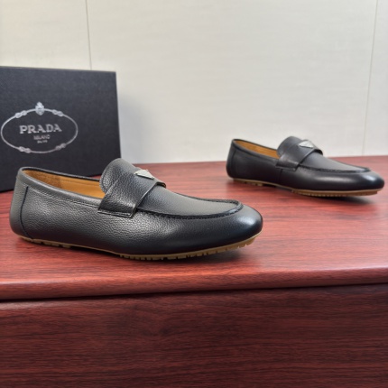 Prada Leather Dress Shoes For Men in 224699