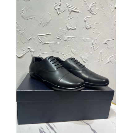 Prada Leather Dress Shoes For Men in 224708