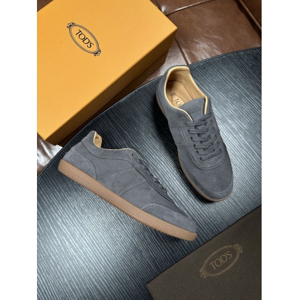 Tods Leather Loafers For Men in 224711