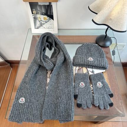 Moncler Hats in 224827